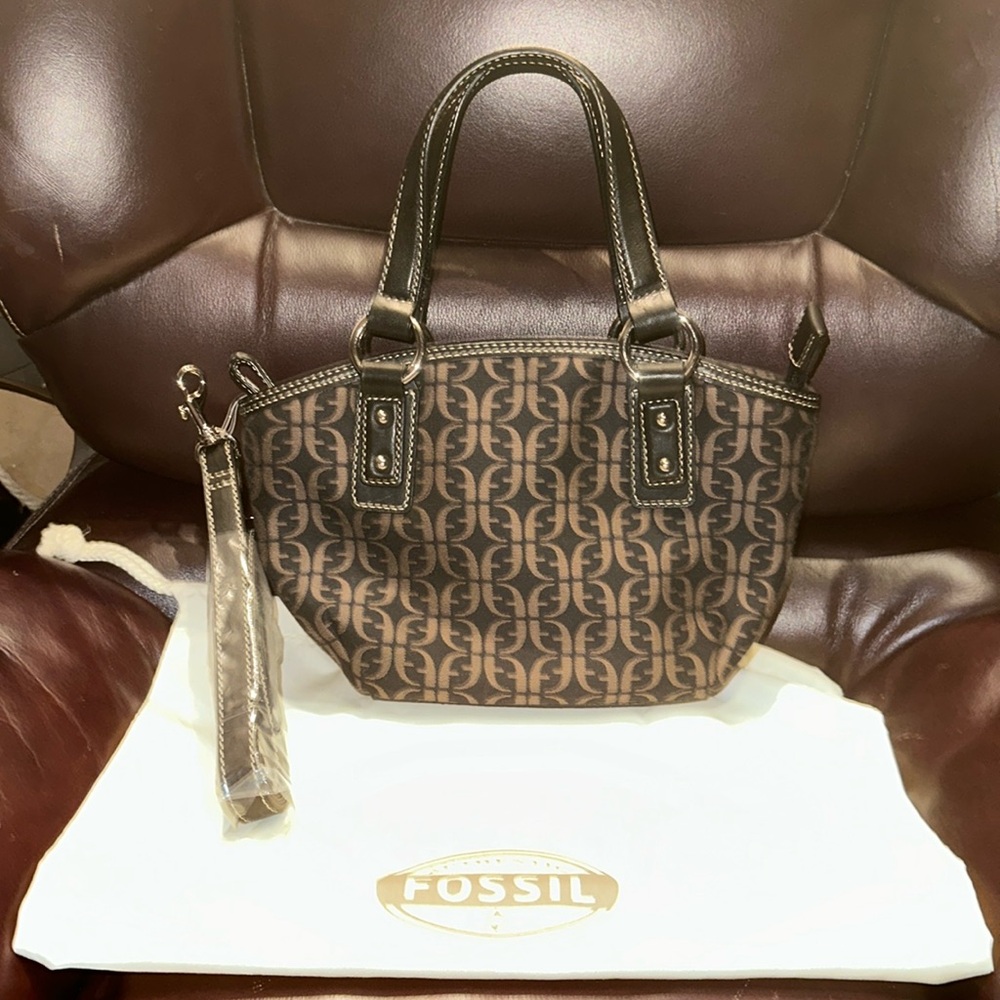 NWOT Fossil Signature Canvas & Leather Bag